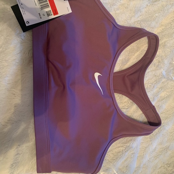 Nike large sports bra, never worn. Tags included! - Picture 3 of 3